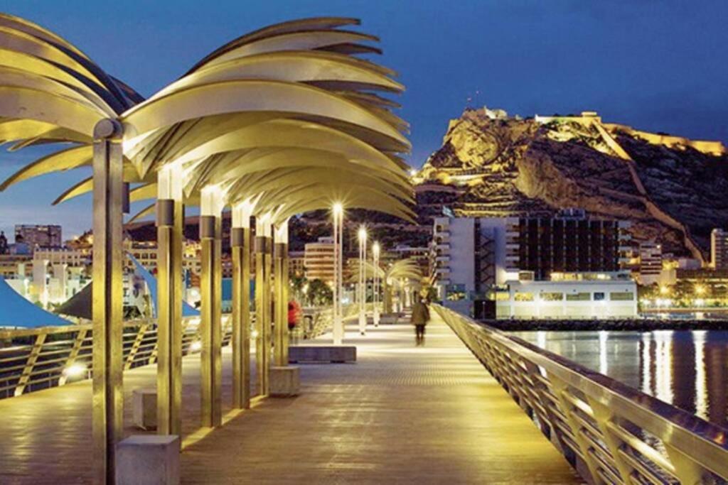Espacioso Y Centrico Piso Con Zona Chill-Out Alicante Buitenkant foto